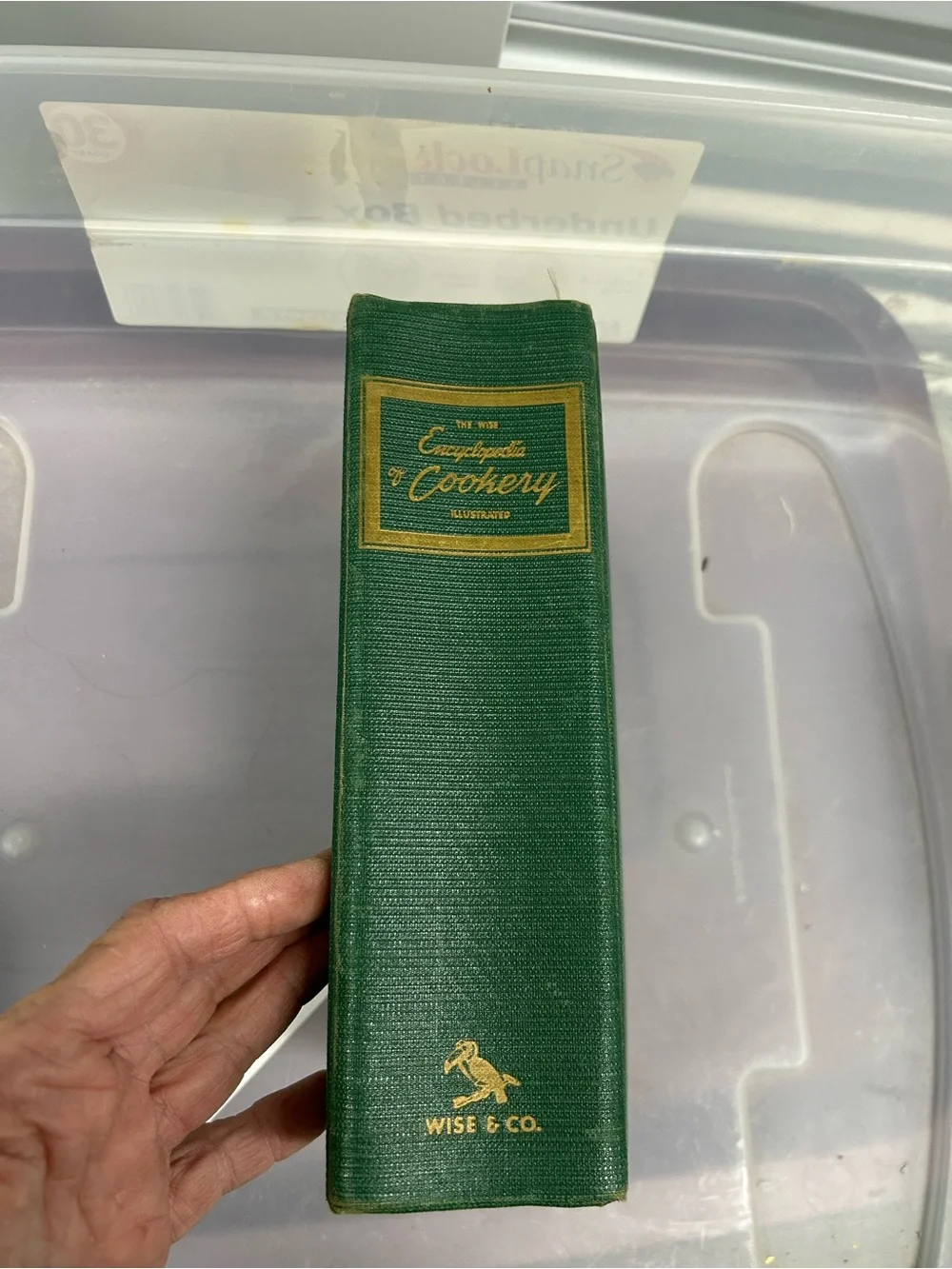 The Wise Encyclopedia of Cookery - Classic Recipe Collection Hardback Cookbook